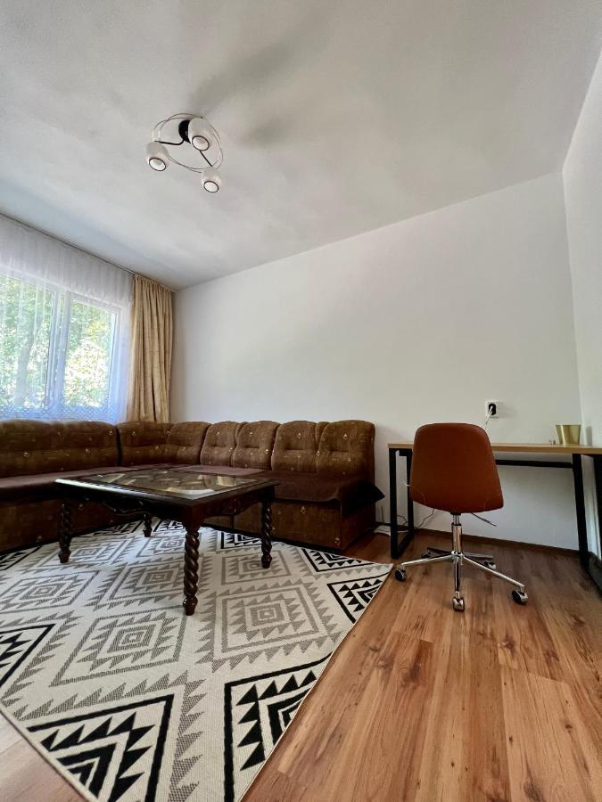 Compact City Center Apartment Kurdzhali Exterior photo
